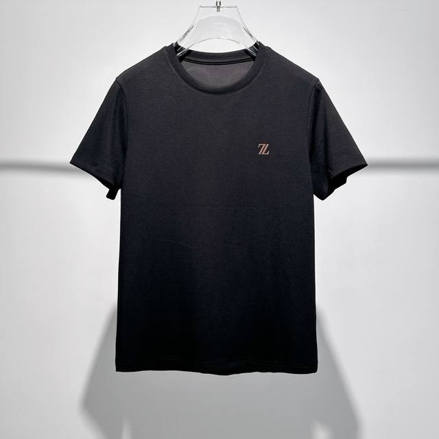 Lv 高端品质 25Ss质量杠杠的 厚度弹性适中 舒适性高 Mp耐洗耐穿 秋季单品 冬季打底佳品 务必人手两件备用 亲戚好友特别推荐款 送礼也是最佳选择！ 码数