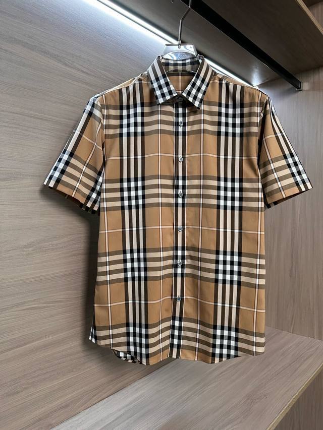 Bbr巴家25Ss最新夏款男士必备款衬衫，100%鲁泰棉，舒服透气，原版面料，柔软舒适，上身高端又奢华，足够 场面的档次，这款衬衫无不骄傲的让你满意有面子 尺码