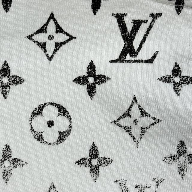 Logo图案印花放大实拍图