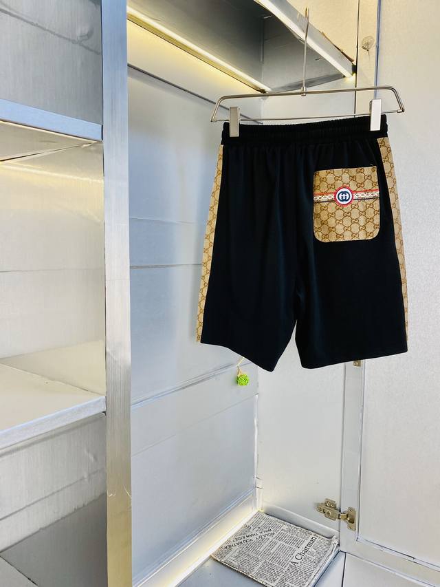 情侣款胖子福音 220斤可穿 古奇Gucci 重磅推荐！2025夏季夏款必备专柜系列最新款短裤沙滩裤五分裤休闲裤高端订制原版五金 上身效果超正，腿部线条完全得到