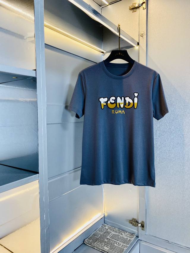 穿240斤 胖子福音 情侣款 码数：M-6Xl 芬迪Fendi 原单品质 2025最新款 男装短袖T恤 衣服 精选专柜订制顶级丝光棉进口面料 所有细节做工完美1