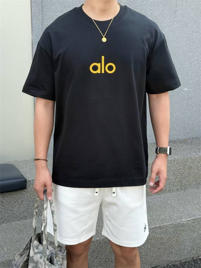 2025春夏新款短袖T恤 300克重磅纯棉100%字母Logo 颜色：黑色 白色 码数：S M L Xl Xxl