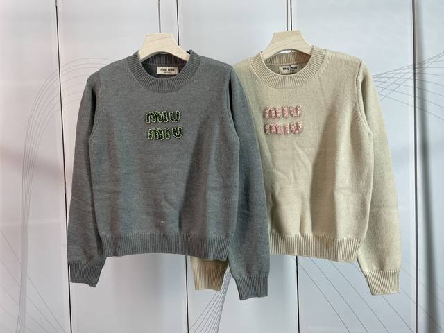 Miu Miu新款镶钻圆领针织毛衣2色三码Sml现货供应