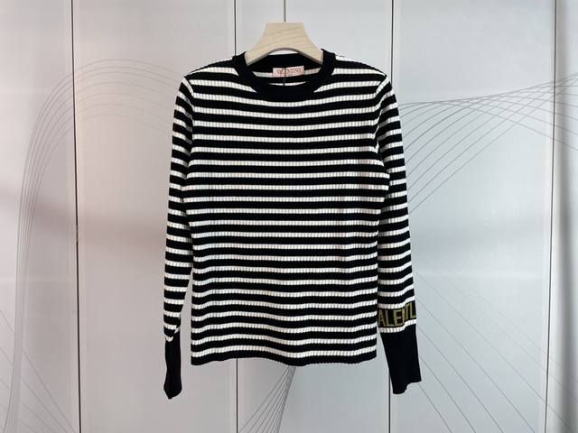 Valentino＆华伦天奴新款黑白拼色金线Logo提花 圆领长袖条纹针织衫 Sml现货供应