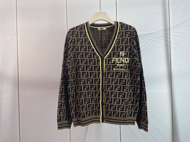 Fendi＆芬迪新款经典双F黄色字母刺绣V领长袖针织开衫Sml现货供应