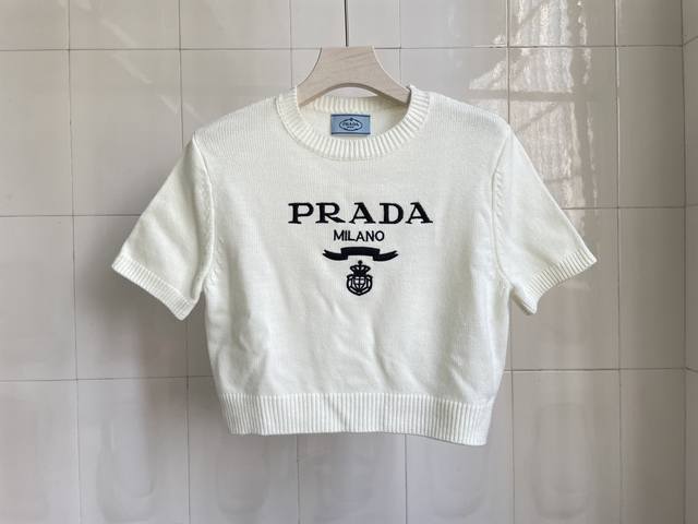 Prada普拉达新款刺绣Logo圆领短袖上衣Sml现货供应