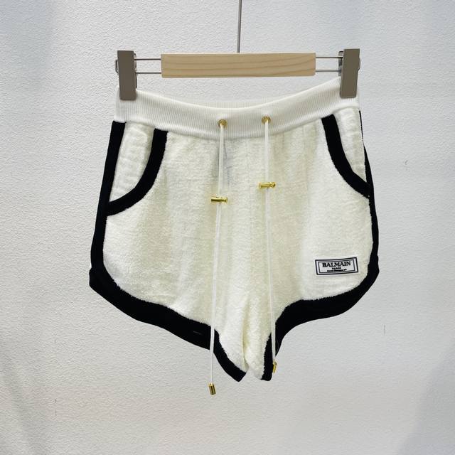 Balmain巴尔曼新款女士压花皮标休闲短裤Sml现货供应