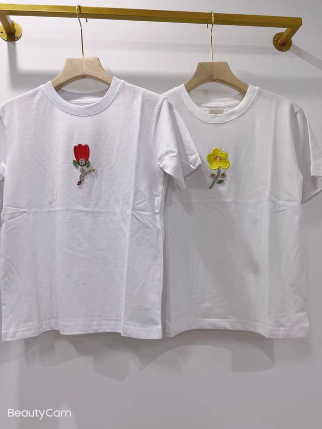 Shushu Tong 春夏新款白色手工缝钻刺绣花朵T恤舒适棉 高端定制
