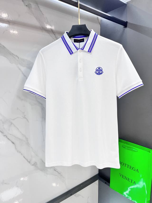 Lv 2025新款高端商务Polo 白领 单位人士必入单品！ 休闲商务翻领短袖，科技面料，体感非常棒，手感顺滑质感很棒！弹性好，无任何束缚感，面料自带透气网孔，