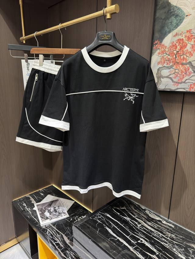 Arc25S 新款男士休闲圆领短袖短裤套装，码数M-3Xl