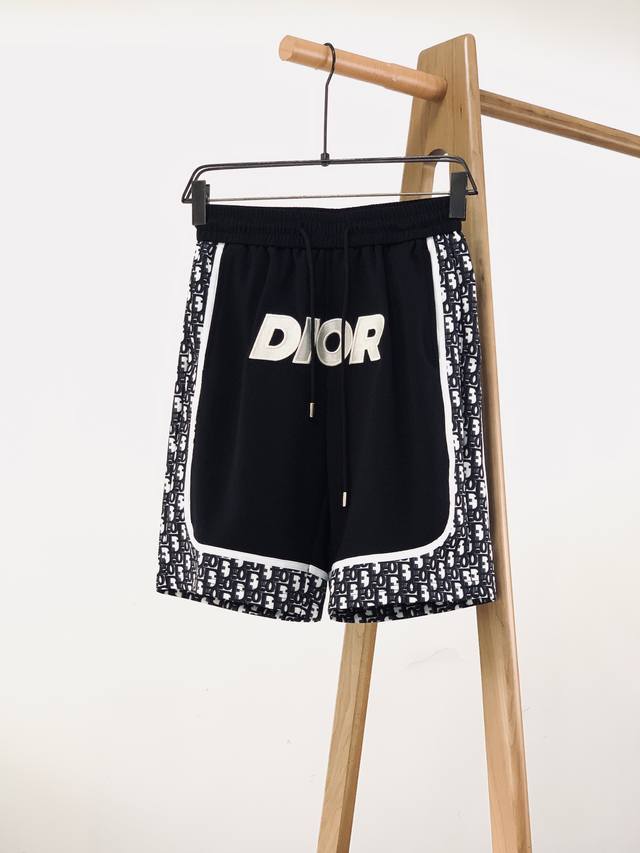 Dior Homme 迪奥 桀傲 2025Ss春夏新品 时尚短裤，进口优质面料打造，舒适透气，质地超赞，两侧拼接老花布艺，客供五金装饰辅料，版型超正，男女同款，