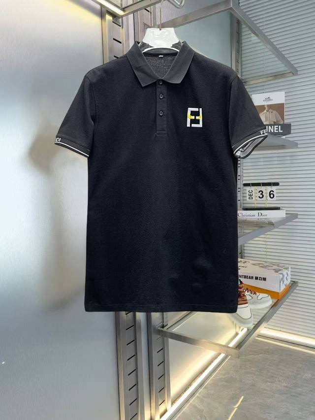 芬迪 高端商务 白领 单位人士必入单品！ 无痕压胶冰丝休闲商务短袖Polo，科技面料，冰丝无痕，体感非常棒，手感顺滑质感很棒！弹性好，无任何束缚感，面料自带透气