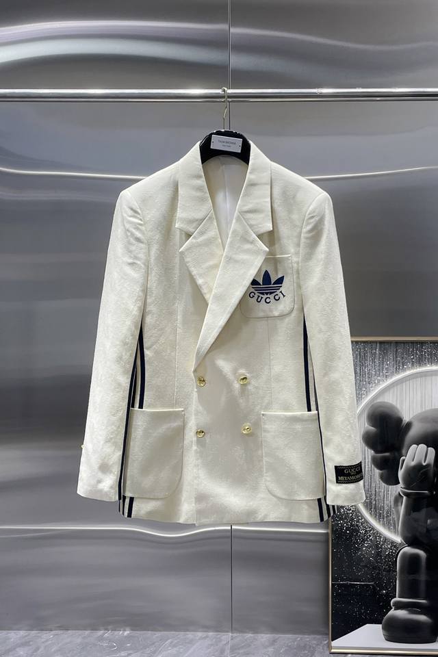 古奇×阿迪 Gucci × Adidas 合作款 2025Ss春秋新款 西装 西服 ，高端版本！专柜定制面料 透气舒适度高，细节无可挑剔，品牌元素设计理念，体现
