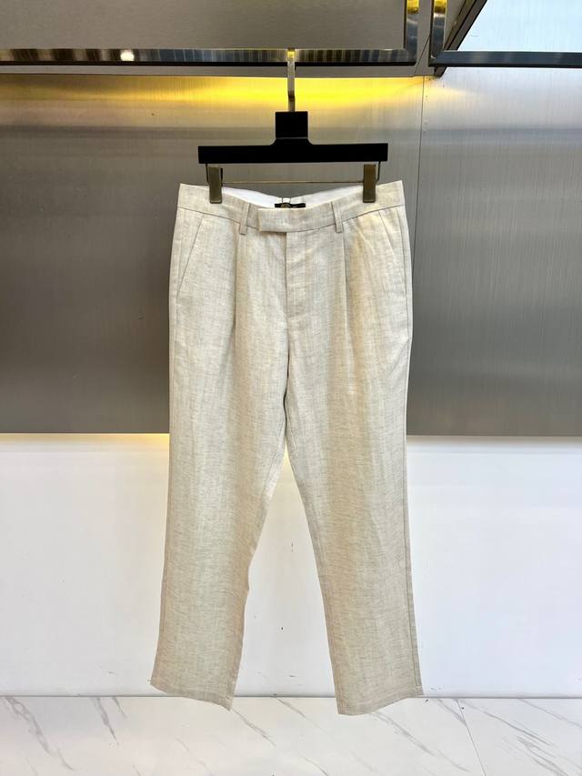 Loro Piana、25Ss春夏新款天丝棉混纺休闲裤，精选客供定制50%天丝50%亚麻混纺材质，以黄金比例织造而成，特殊工艺处理、不易有褶皱、使得面料既有丝的
