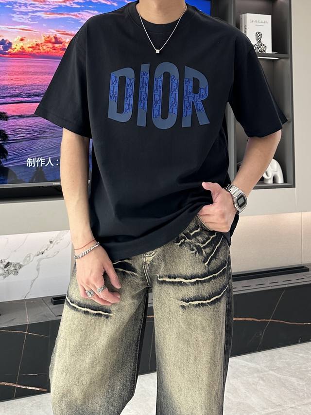 Dior 2025春夏新品，优选特定原版开发双股精棉平纹面料，上身挺阔舒适度佳，外穿内搭随意搭配，男女同款夏日必备 尺码M-Xxl
