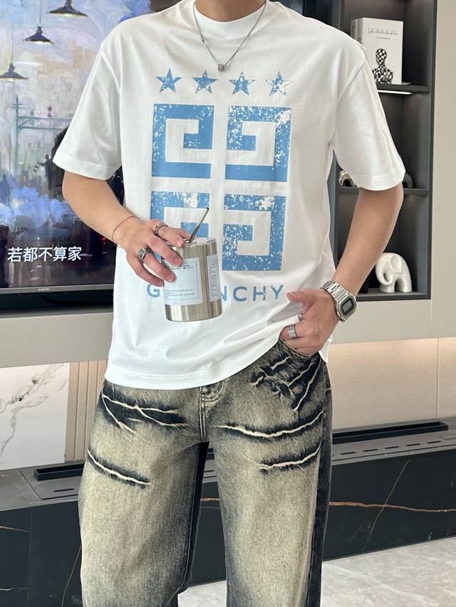 纪梵希 2025春夏新款首发专柜最新款短袖圆领T恤 高端订制 设计前卫时尚！品牌Logo重工艺设计 高端定制丝光棉面料.手感柔软.穿着舒适.专柜级别精致车线.做