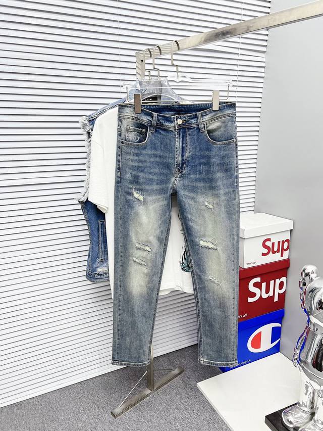 古奇 2025 春夏款新品 专柜有售 实体店极品牛仔裤专柜原版1:1好货，适合各个年龄段。市场最高版本的欧洲进口面料。舒适柔软亲肤，上身效果超级棒时尚百搭，笔挺