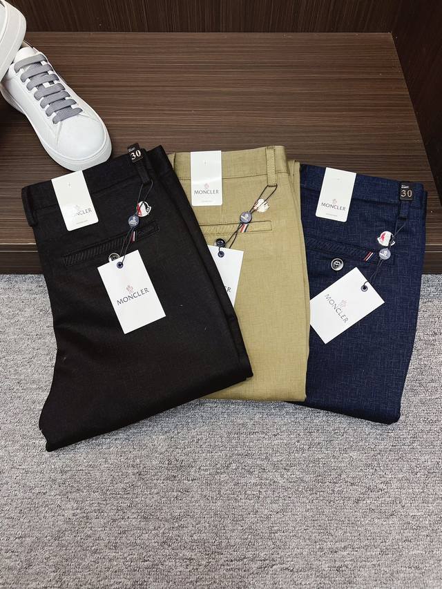 蒙口 新款来袭2025春夏新款新品 专柜有售 实体店极品休闲裤专柜原版1:1好货，适合各个年龄段。市场最高版本的欧洲进口面料。舒适柔软亲肤，上身效果超级棒时尚百