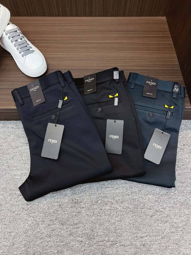 芬迪 新款来袭2025春夏新款新品 专柜有售 实体店极品休闲裤专柜原版1:1好货，适合各个年龄段。市场最高版本的欧洲进口面料。舒适柔软亲肤，上身效果超级棒时尚百