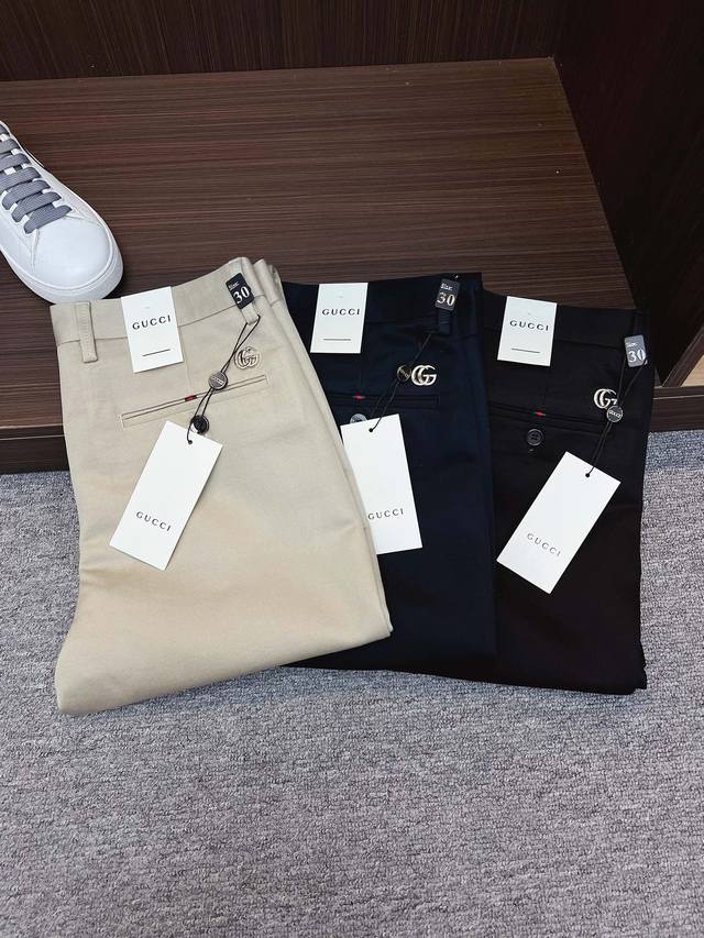 古奇 新款来袭2025春夏新款新品 专柜有售 实体店极品休闲裤专柜原版1:1好货，适合各个年龄段。市场最高版本的欧洲进口面料。舒适柔软亲肤，上身效果超级棒时尚百