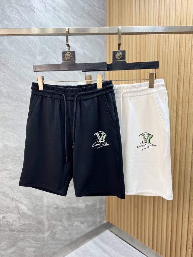 Versace 范思哲 2025春夏新品 三标齐全 松紧带五分休闲裤短裤 好货不用过多介绍 看细节 专柜码数：M-Xxxl 175 140上身建议L