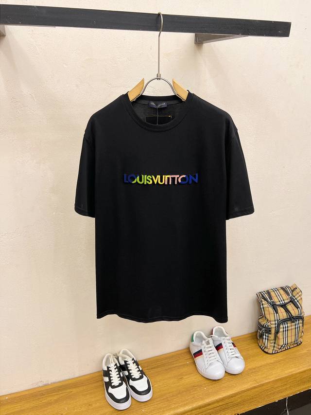 Lv 最新最顶级版本 最顶级的品质专柜原单短袖，顶级制作工艺进口面料，专柜款独特设计，采用进口高端订制面料 手感一流！官网在售！码数：M-3Xl