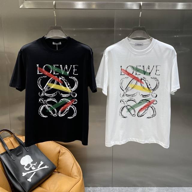 罗家 Loewe短袖 艺术感拉满 彩色线条缠绕字母与标识，颜料盘穿在身上，独特又吸睛。潮流与个性碰撞，M-3Xl隔天