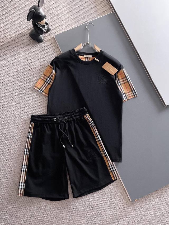 直 品牌 Burberry 巴宝莉 2025圆领短袖短裤套装 纯棉面料上身不会闷热，爽滑舒适的亲肤效果更加透气，面料自带肌理感 经典徽标工艺 独有的角度全新演绎