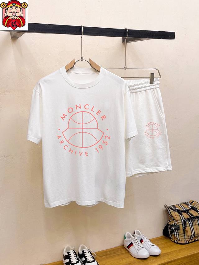 直 品牌 Moncler蒙口 2025新款男士短袖短裤套装！官网同步销售！市面高端版本！手感细腻柔软！让你穿着更加舒适！立体裁剪版型超赞！尺码:M-5Xl 下单