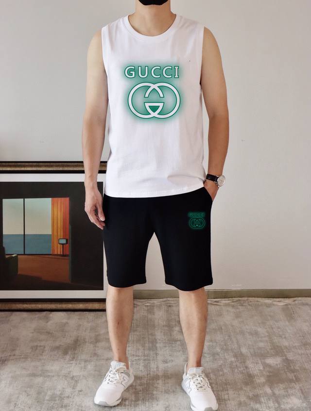 直 品牌 Gucci 古奇 2025春夏季新品背心套装，经典简约款式 任何人都可以轻松驾驶 进口定制丝光棉面料 手软舒适有型 吸汗透气 ，胸前经典品牌字母Log