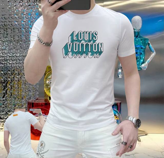 Lv 2025春夏新品爆款 顶级走秀网红款定制 春夏原单时尚休闲短袖T恤。25Ss春夏潮人网红必备单品，精选进口速干玉蚕丝面料，舒适性与透气性兼优，柔软抗皱弹性
