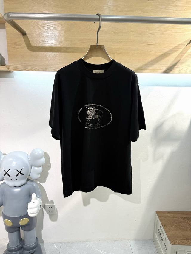 Burberry 巴宝莉金属银色战马Logo印花 重磅磨破工艺短袖T恤 男女同款 原版开发 真正做到一比一出货 码数：S M L Xl