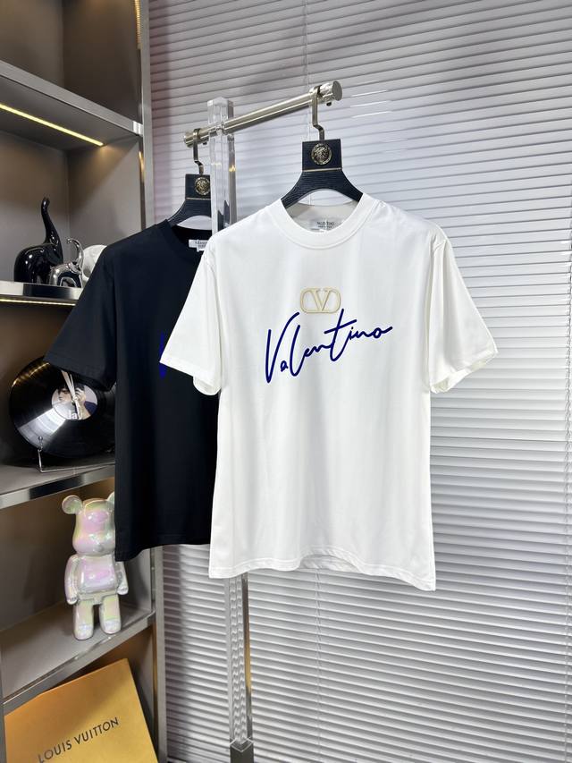 Vale*华伦天奴 Ss25夏季新款短袖，顶级图案Logo，帅气时尚，简约百搭款。面料棉 不仅挺括，保持潮流的廓形，又穿着舒适，纱织更细腻 码数：M-4Xl