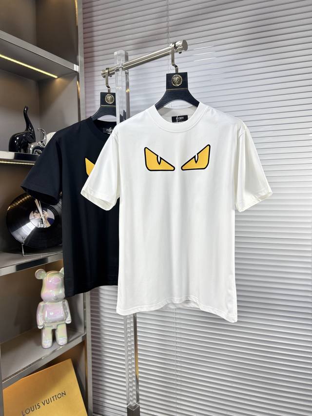Fend*芬迪 Ss25夏季新款短袖，顶级图案Logo，帅气时尚，简约百搭款。面料棉 不仅挺括，保持潮流的廓形，又穿着舒适，纱织更细腻 码数：M-4Xl