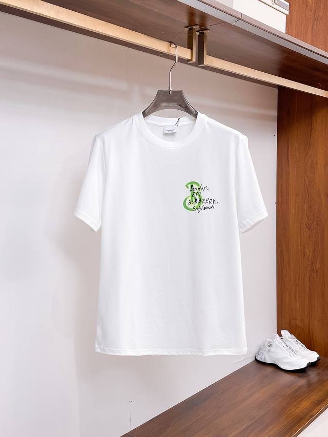 巴宝莉 新品 2025Ss春夏 男女情侣款 经典图标设计 短袖T恤简约的时尚元素设计凸显精简,隶属今夏高颜值单品. 客供优质针织棉面料,手感顺滑细腻,着身的透气