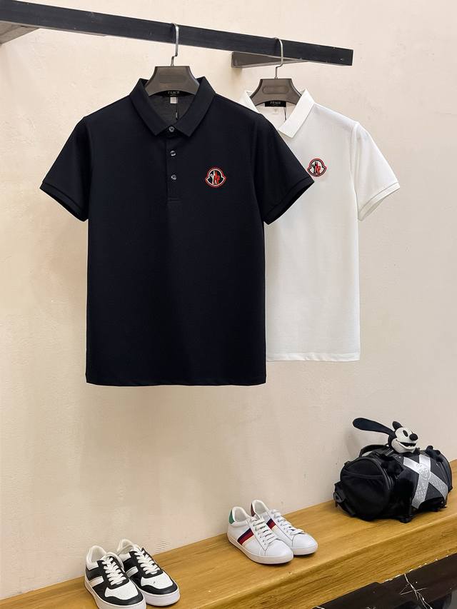 蒙口 小刺绣 2025夏季男士新款翻领短袖Polo衫，定制面料 透气舒适度高，细节无可挑剔，品牌元素设计理念，体现高品质。手感细腻柔软！呈现休闲裁剪，上身版型超