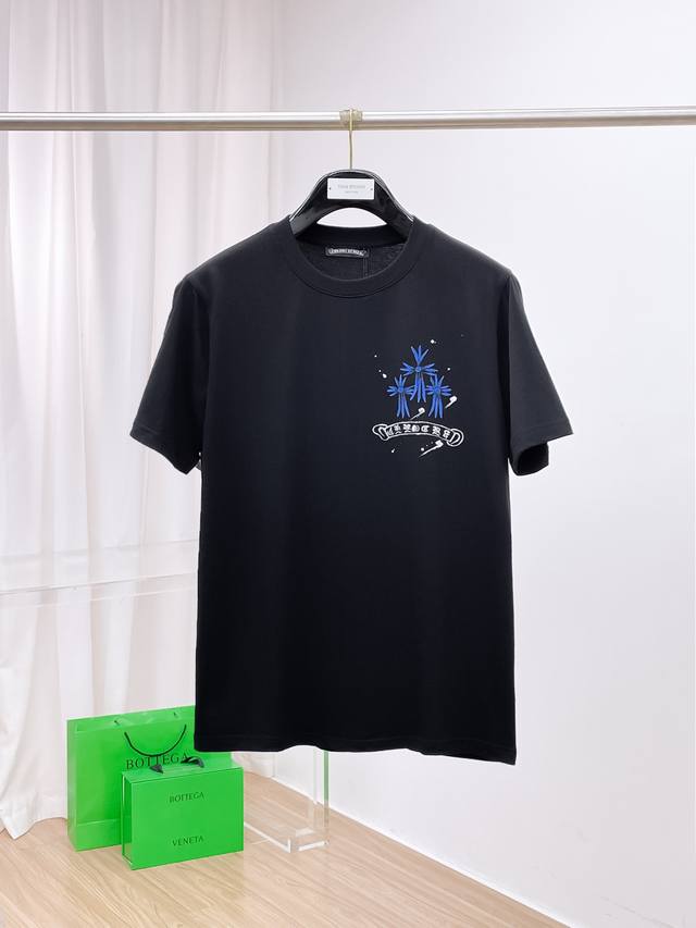 克罗心 夏季新品，人工手绘工艺时尚单品设计，更加时尚舒适，高标准定制，上身非常有型，客供辅料，客供进口高档面料质感非常细腻，细节工艺精湛考究，塑造性极高的一款单