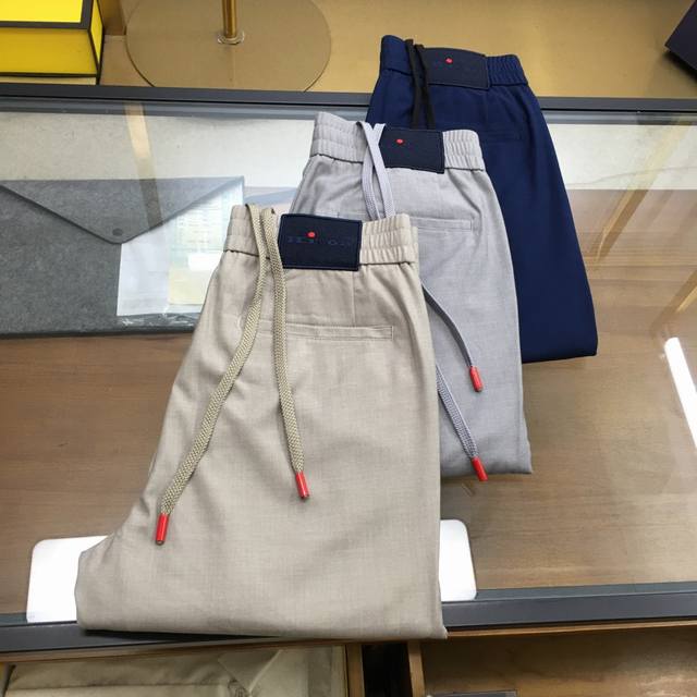 专柜新品 上衣 裤P290 Kiton S-2Xl搭配一套 贸易公司渠道货，2025春夏新款Kiton奇顿男士时尚休闲抽绳百搭纯棉休闲裤卫裤慢跑裤。被誉为时装手