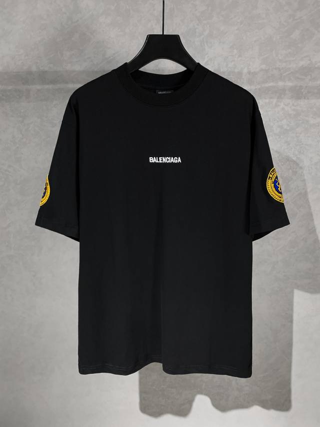 高品质 Balenciga 巴黎世家 图标字母绣花圆领短袖T恤 ，采用立体绣花工艺章仔纯棉柔软面料，对色定染面料，潮流感十足，定染纯棉面料，Os版型，三标齐全，