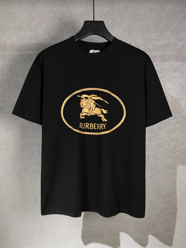 高品质 Burberry 巴宝莉 圆圈战马印花短袖T恤，采用高端冰感索罗娜面料，前幅采用特殊印花工艺，上身效果宽松休闲，百搭款，三标齐全 ，男女同款 尺码: X