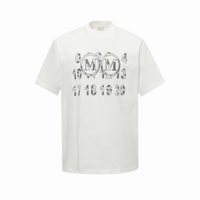Mm6 马吉拉24Ss字母数字印花T恤短袖 Logo标识精致升级，灵感源自八十年代复古原版面料官方同款短袖T恤 定制280克同缸染面料手感非常舒服春夏砖柜同步