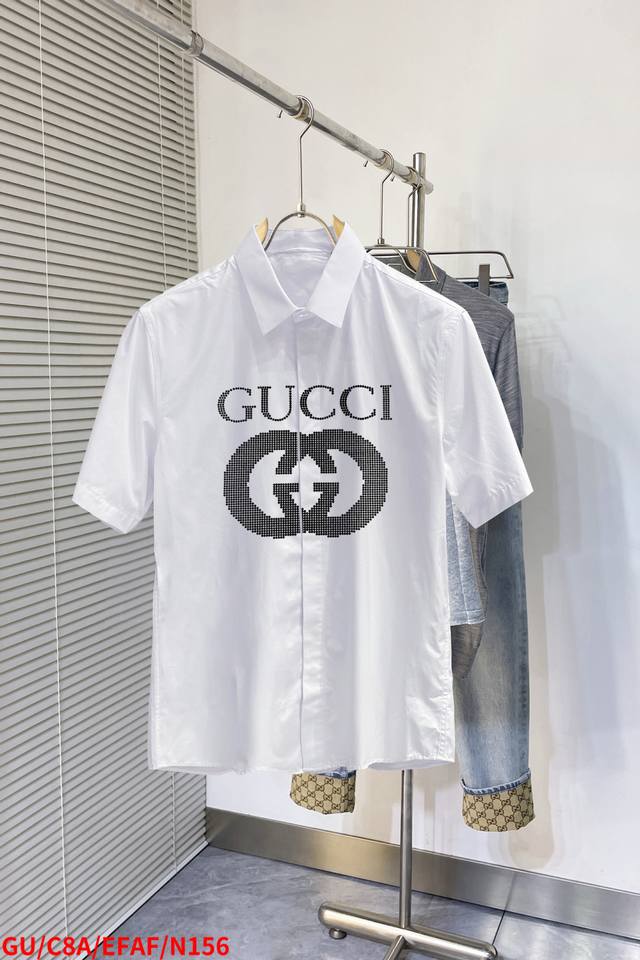 N156 Gu古驰 最新款男士必备款短袖衬衫，100%天然棉，舒服透气，原单狠货，原版面料，柔软舒适，上身高端又奢华，足够场面的档次，这款衬衫无不骄傲的让你满意