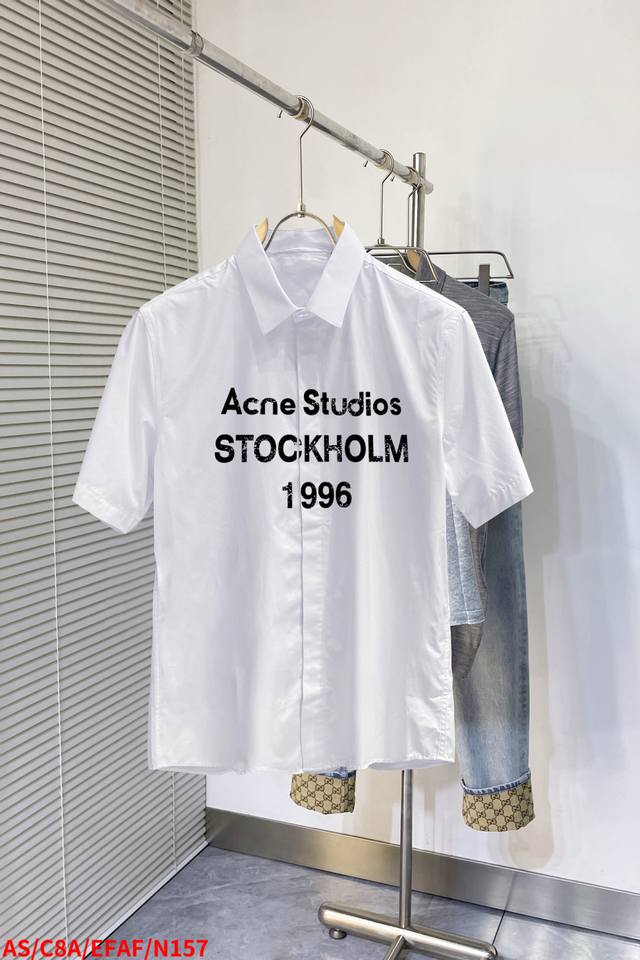 N157 As Acne 最新款男士必备款短袖衬衫，100%天然棉，舒服透气，原单狠货，原版面料，柔软舒适，上身高端又奢华，足够场面的档次，这款衬衫无不骄傲的让