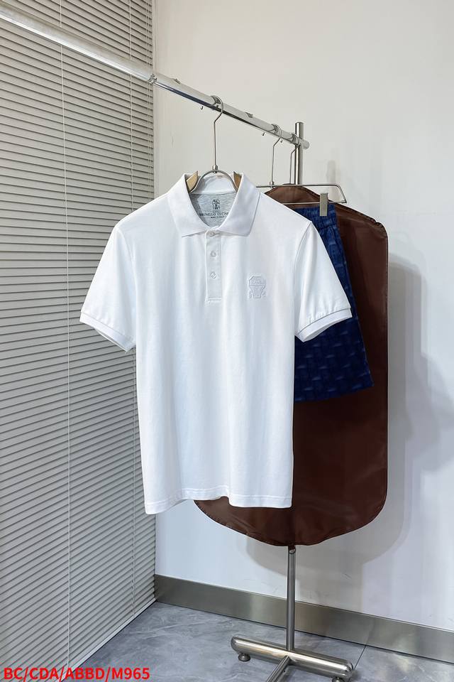 M965 Bc 2025夏季新款首发最新款翻领Polo短袖 高端订制 设计前卫时尚！品牌Logo重工艺设计 高端定制伊利特面料.手感柔软.穿着舒适.级别精致车线