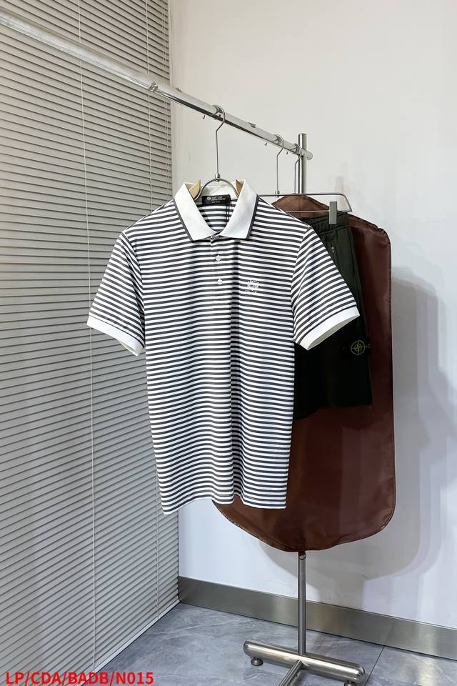 N015 Lp 独家定制工艺款 ,同步2025Ss夏季新品，男士胸前经典徽标标识商务休闲撞色领短袖Polo衫！贸易公司渠道稀出，同步Gw发售！视觉颇为精致美观，
