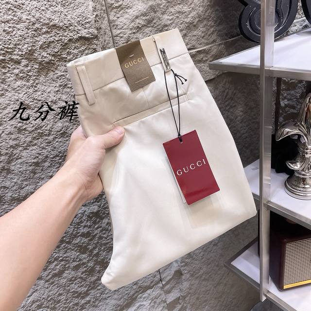 Gucci古奇 休闲裤 西裤 九分裤 2025Ss春夏新款 高级定制裤子专用面料 定制原版五金 重工工艺打造 车工走线精细 定制面料 柔软舒适 质感显著 辅料精
