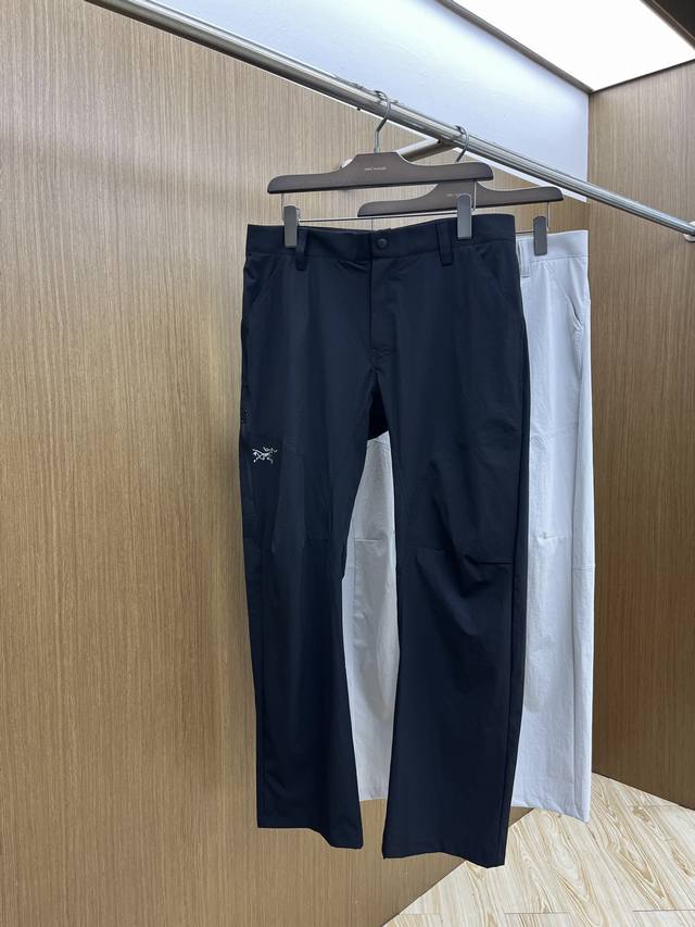 Arc Ss春夏新款休闲裤 品牌经典系列 休闲运动皆可 速干面料 舒适度极好，透气舒适。608辨识度极高 Fxz定制进口面料 色泽清新 做工精细。 码数：M-3