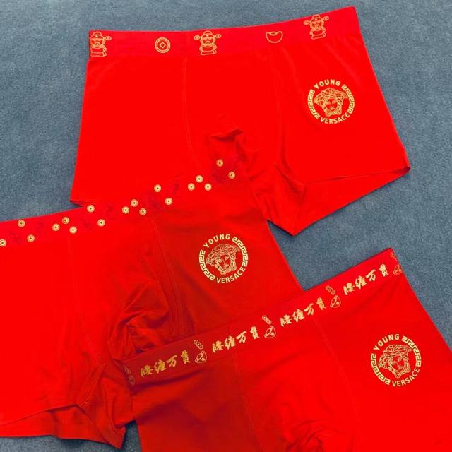 Versace 范思哲 最新版红红火火，经典美杜沙系列！时尚男士内裤！精美烫金Logo！外贸国外订单，原单品质，无缝切割工艺 科学配 90.1%莫代尔+9.9%
