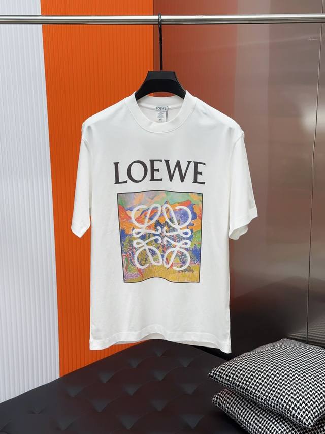 Loewe罗意威25Ss春夏精品宽松版短袖T恤 官网同步 高端品质 进口定制液氨酸面料 经过洗水缩水工艺后达260克 手感柔软舒适，透气，顶级大厂1:1制作，时