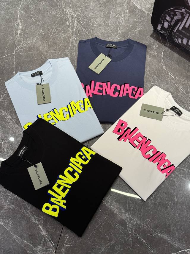 Balenciag* 巴黎世*25Ss新款T恤.男女同款推荐！230G纯棉面料，柔软舒适.透气吸汗.上身舒适.轻松驾驭......胸前采用撞色荧光绿色荧光粉彩搭